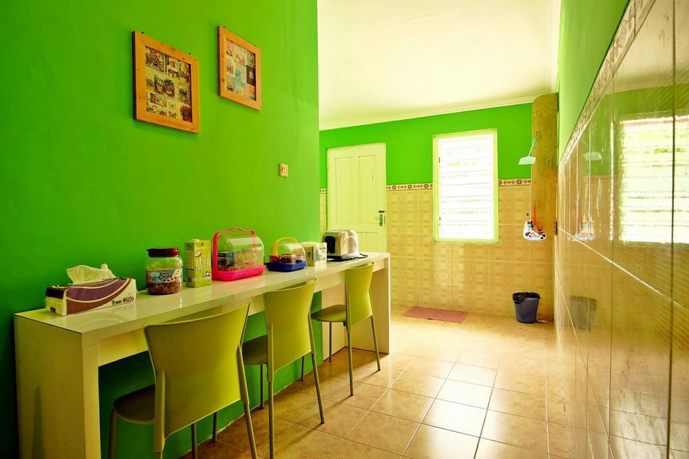 Hoz Bed & Breakfast Джокякарта Екстериор снимка