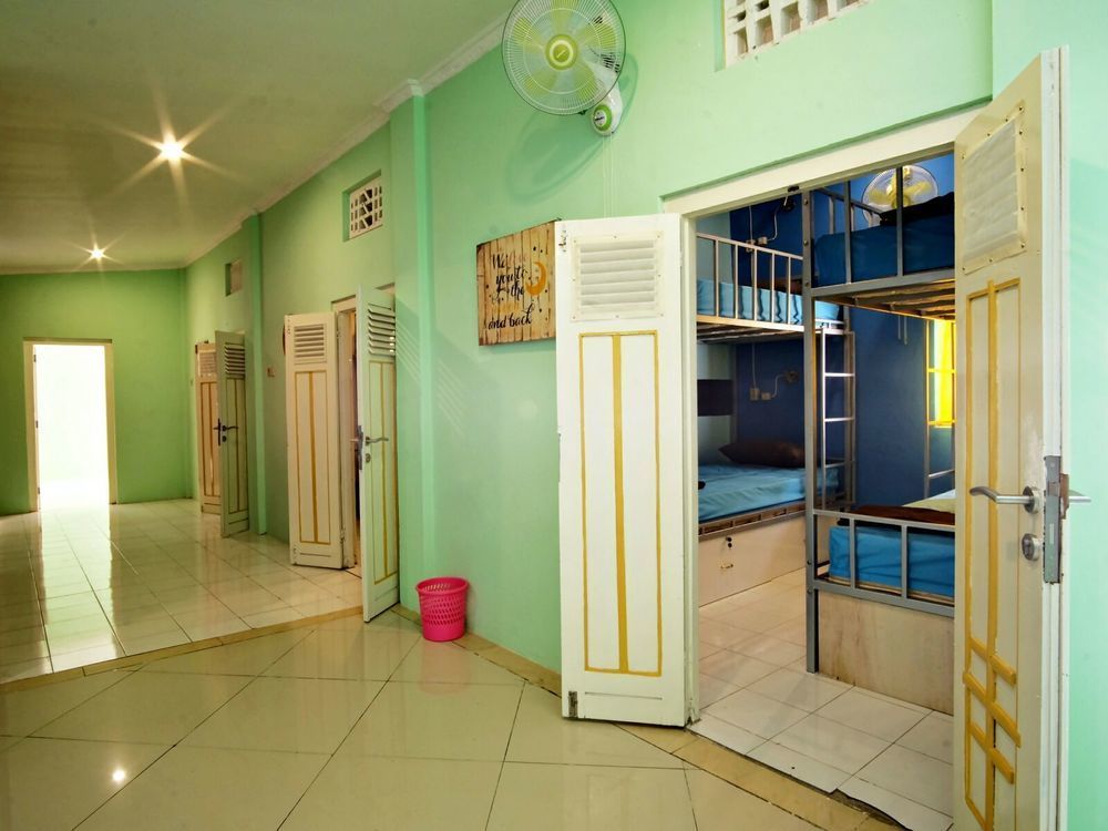 Hoz Bed & Breakfast Джокякарта Екстериор снимка